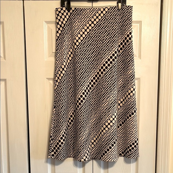 Ann Taylor Dresses & Skirts - Ann Taylor, LOFT, Hearts ❤️ Cream and Black Midi Skirt